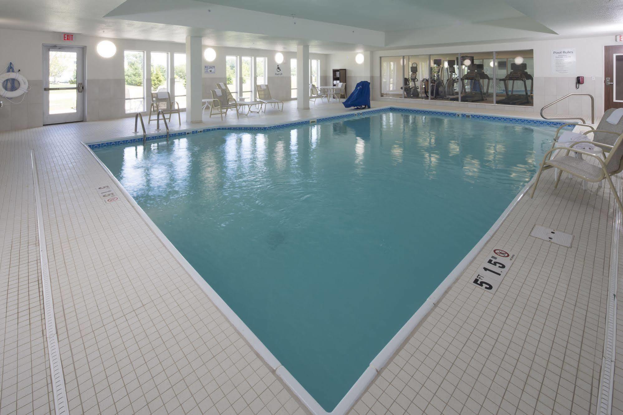 Holiday Inn Express & Suites - Portage By Ihg Buitenkant foto